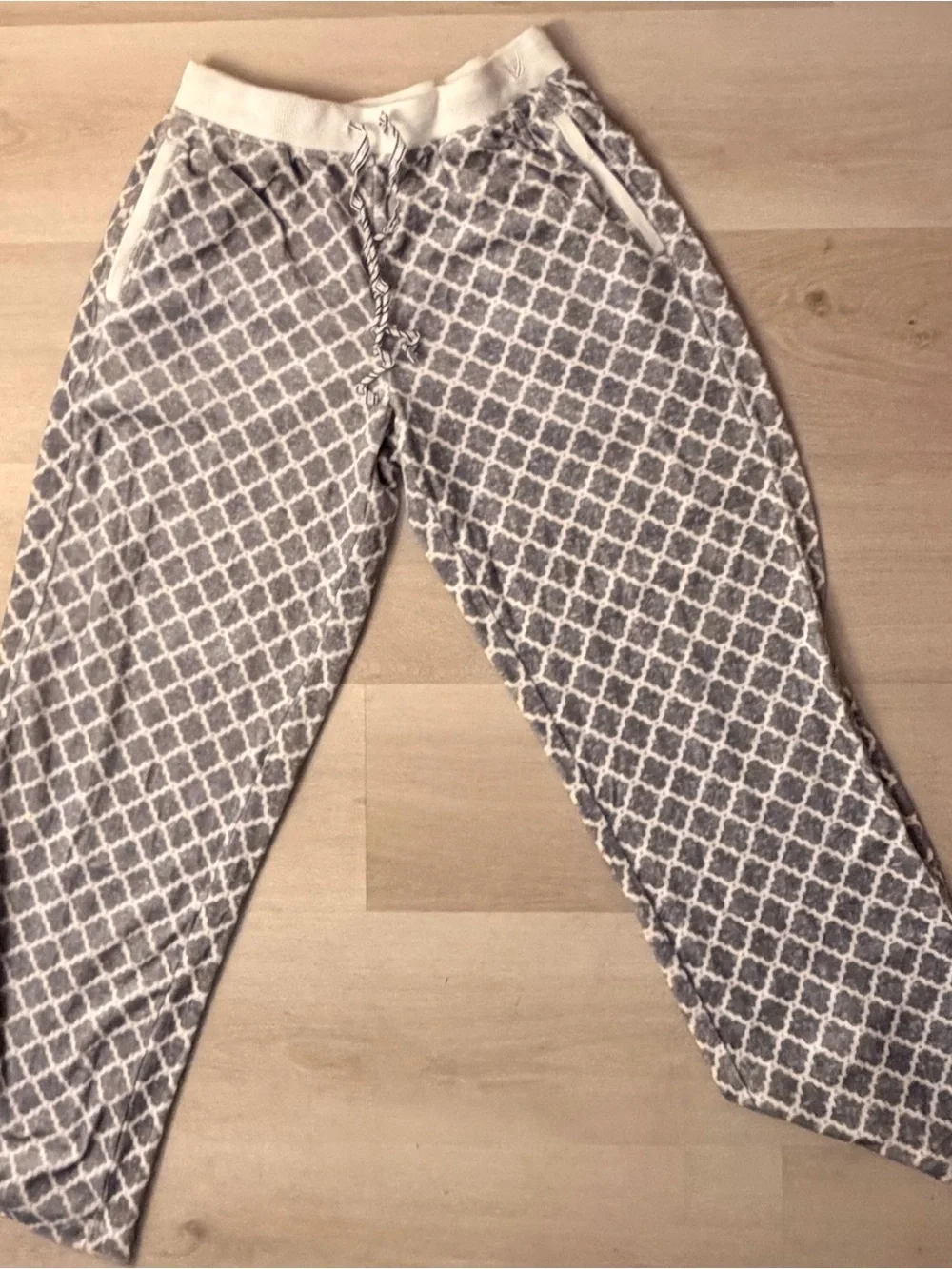Nautica Gray and Cream Patterned Women's Long-Sleeve Pajama Set